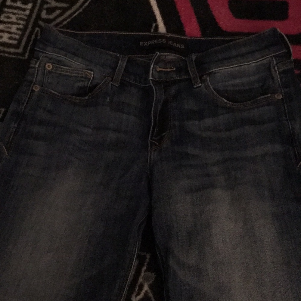 Express Jeans Like New only worn 3 times. Size 6